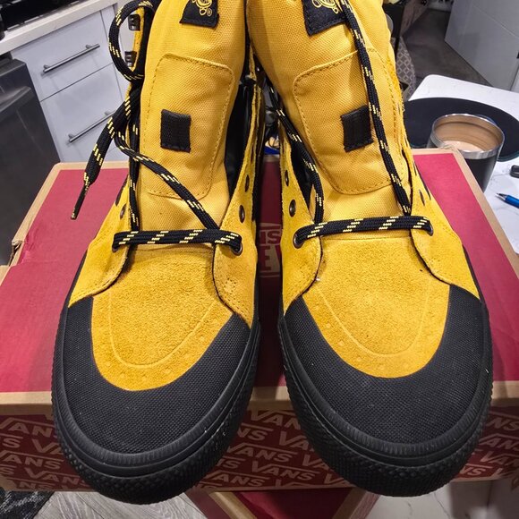 Vans Sk8-Hi MTE DR Waterproof BRUCE LEE RARE Yellow / Black VN000DAQYLB Size 10 - Picture 4 of 14